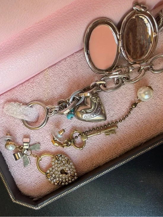 Vintage Juicy Couture charm bracelet with charms and set of earrings - Picture 3 of 7